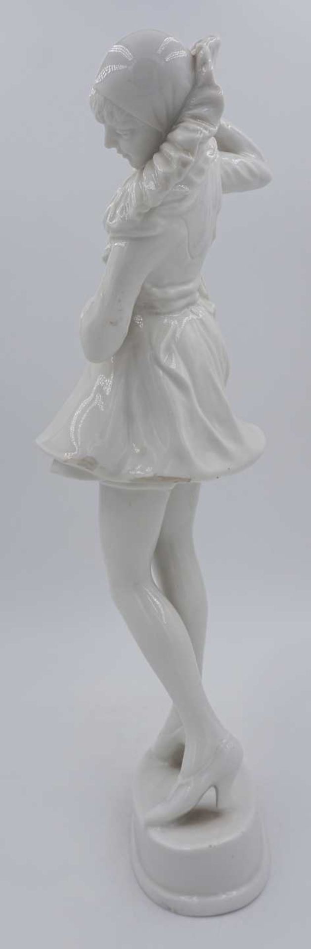 1 Porzellanfigur „Pierrette“ ROSENTHAL, Kunstabteilung Selb, wohl um 1920 weiß gl - Bild 2 aus 4