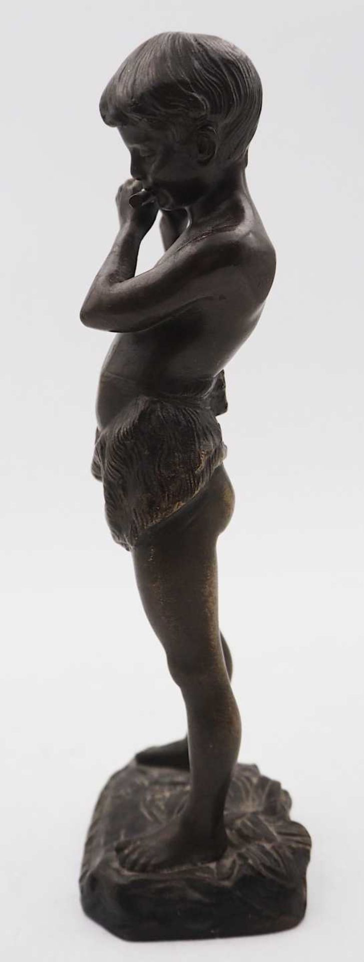 1 Figur Bronze "Petit Musicien" rückseitig sign. FAGIOLE (wohl um 1900), auf Natursoc - Bild 2 aus 6