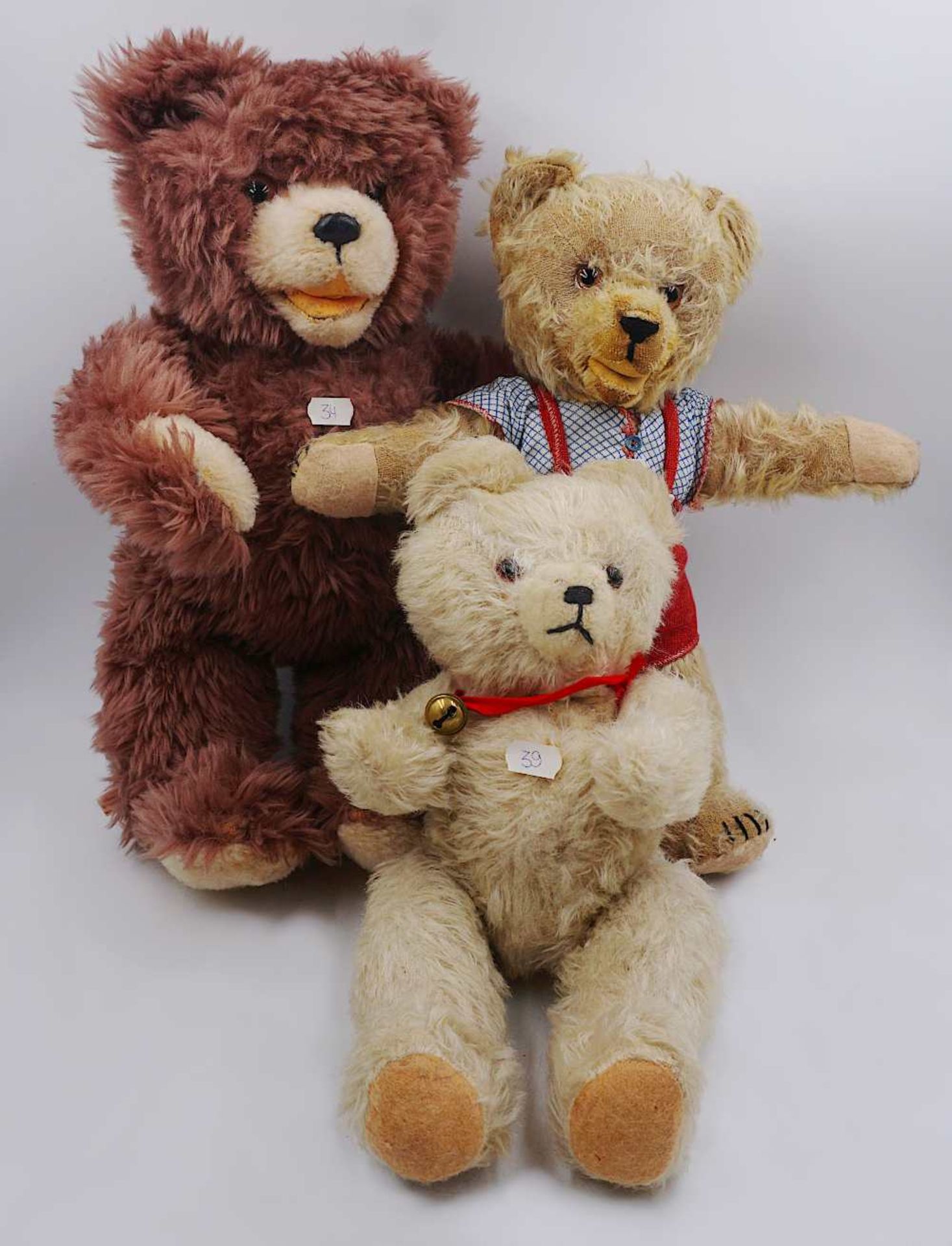 1 Konv. Teddybären verschiedener Marken, z.T. SCHUCO, 20. Jh., z.T. wohl um 1950/1960 <br /