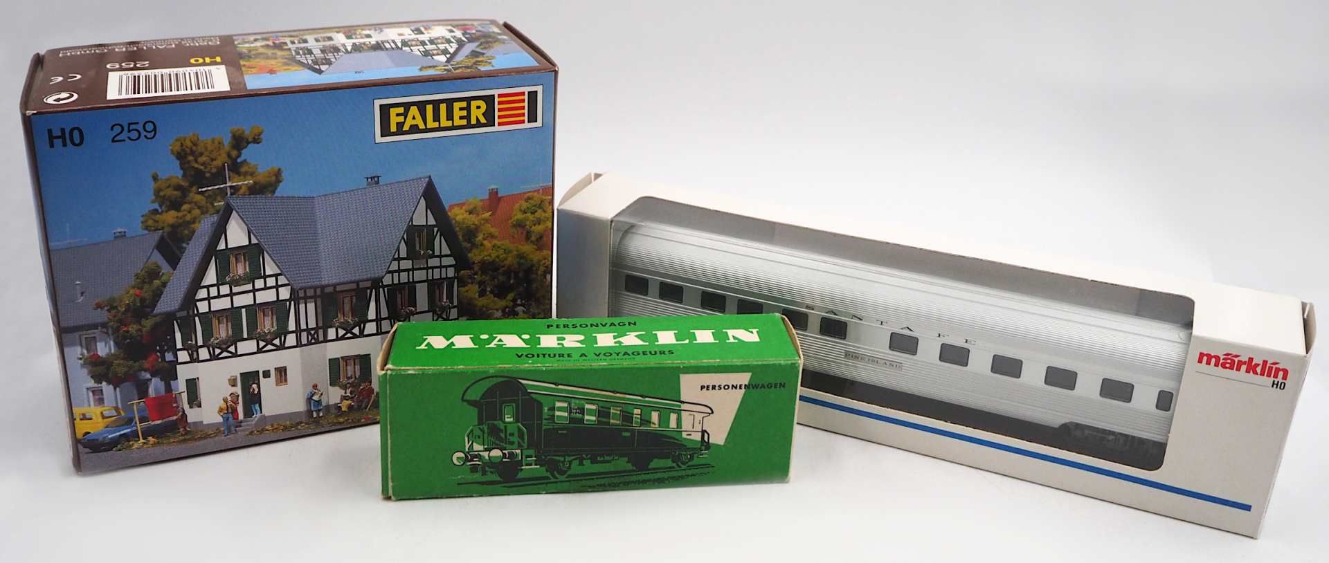 1 Konv. Eisenbahn MÄRKLIN: Starterset, Spur H0, 3 Loks, Personen- und Güterwaggons,