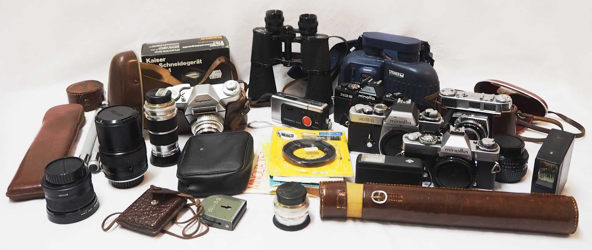 1 Konv. Fotoapparate MINOLTA "XE-1"; "XD 5"; "XG 2"; VOIGTLÄNDER "Bessamatic"; KODAK "Retina I