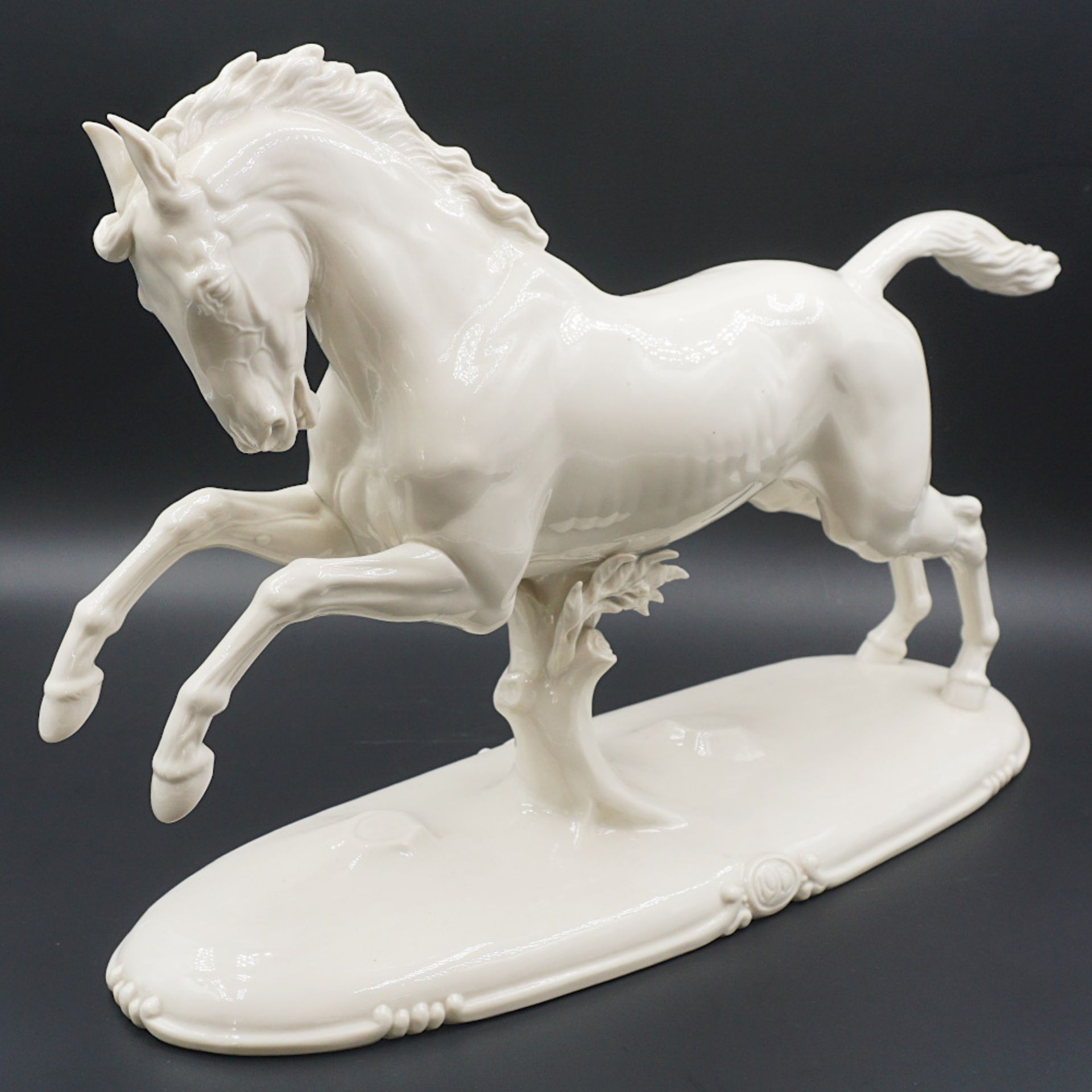 1 Figur Porzellan NYMPHENBURG "Galoppierendes Pferd", Entwurf Theodor KÄRNER (1884-1966), < - Image 2 of 6
