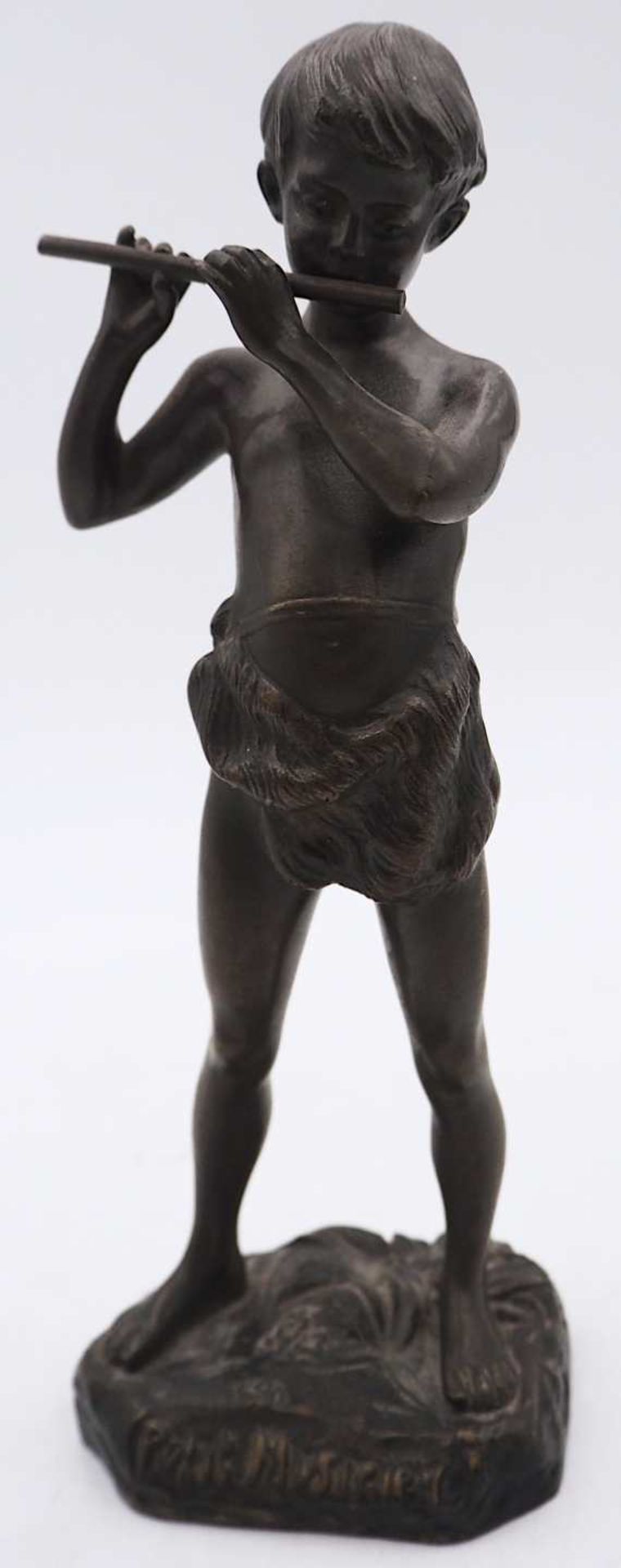 1 Figur Bronze "Petit Musicien" rückseitig sign. FAGIOLE (wohl um 1900), auf Natursoc