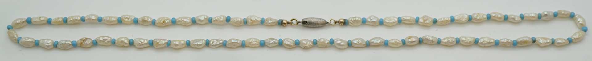1 Kette Perlen blaue Steine Verschluss WG 14ct.