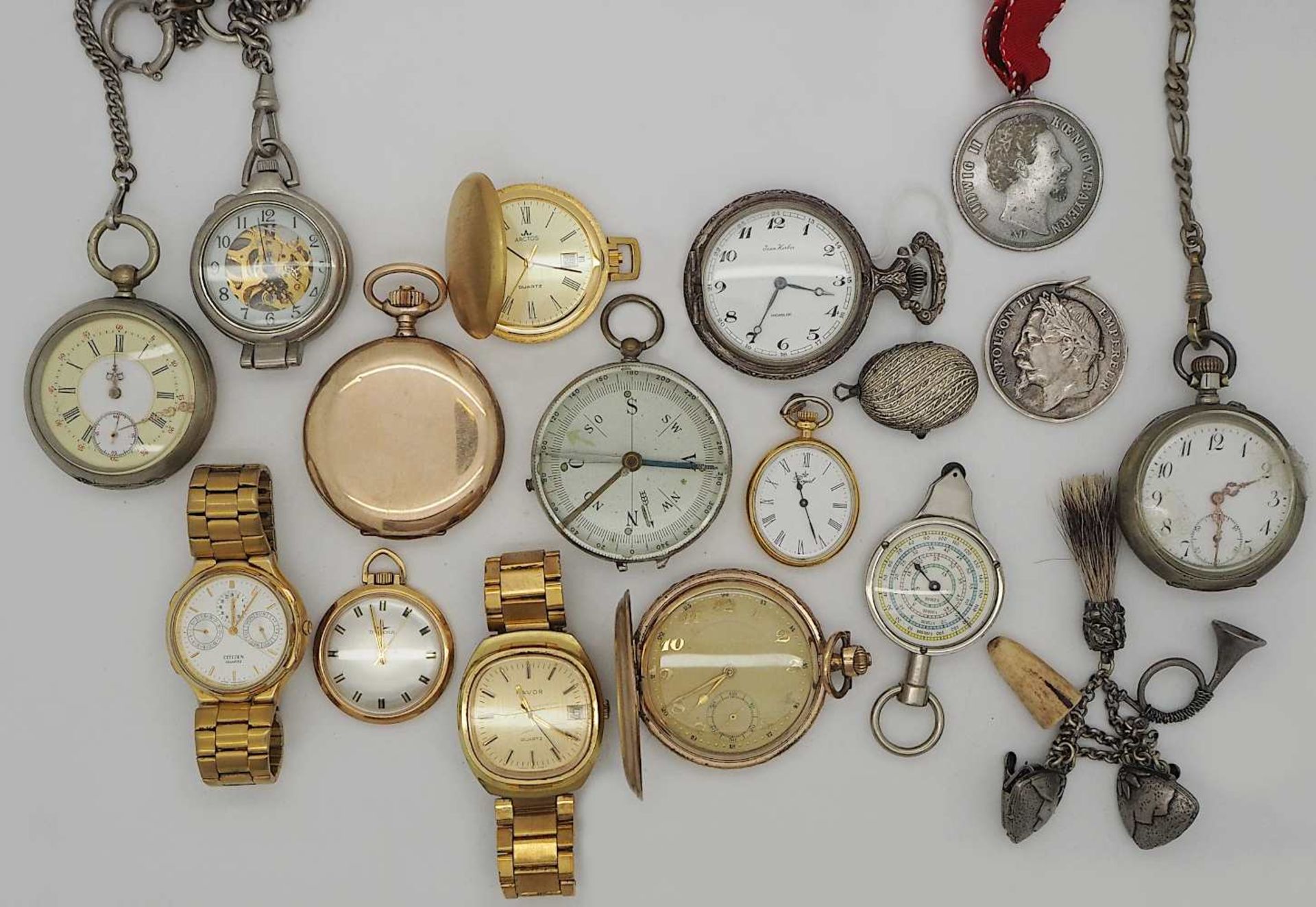 1 Konv. Armband-/ Taschenuhren Metall z.T. verg. z.T. um 1900 in der Schatulle besch.