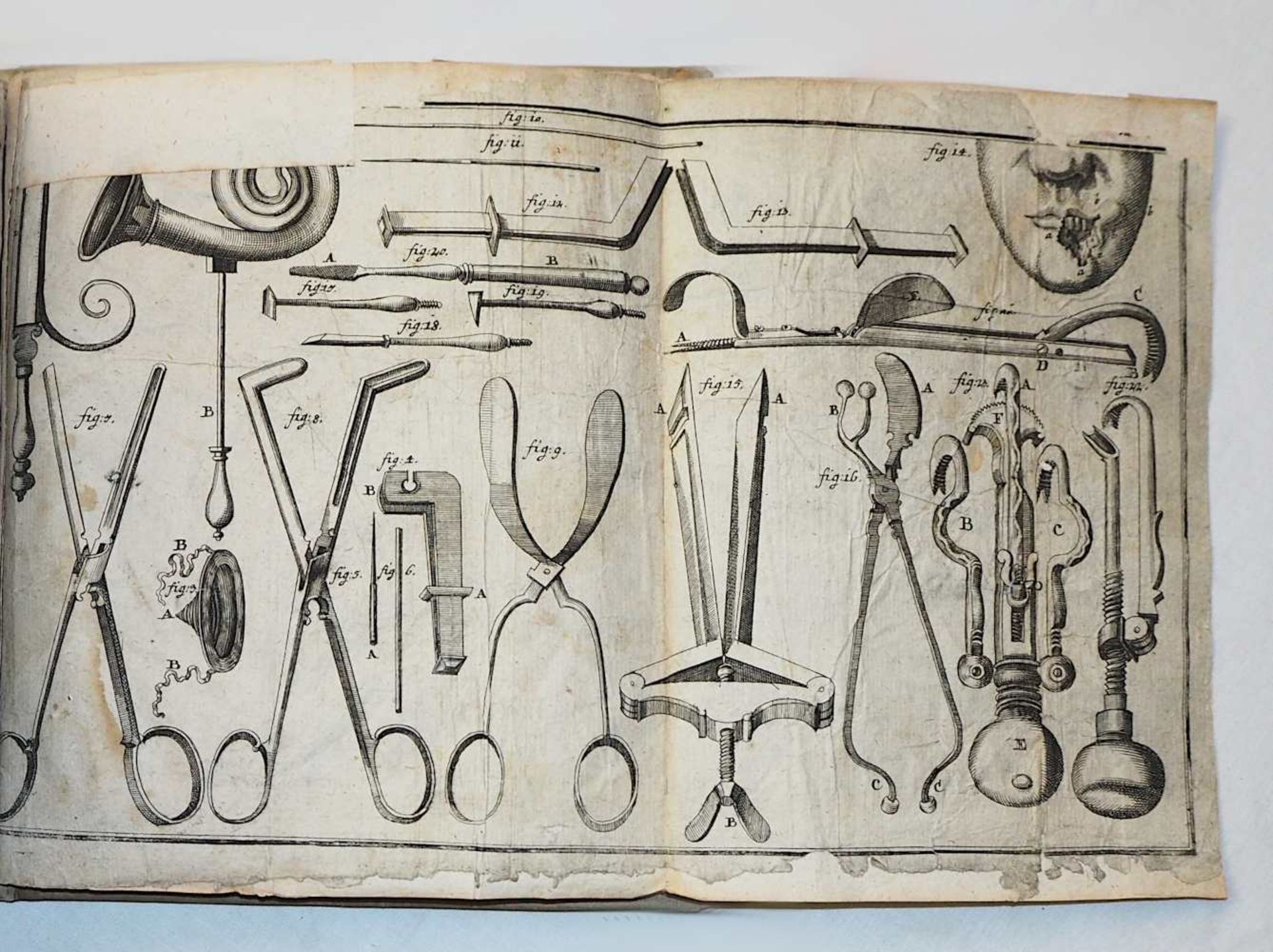 1 medizinisch-chirurgisches Lehrbuch, innen handschriftlich datiert 1750: (wohl) "Chi - Bild 4 aus 5