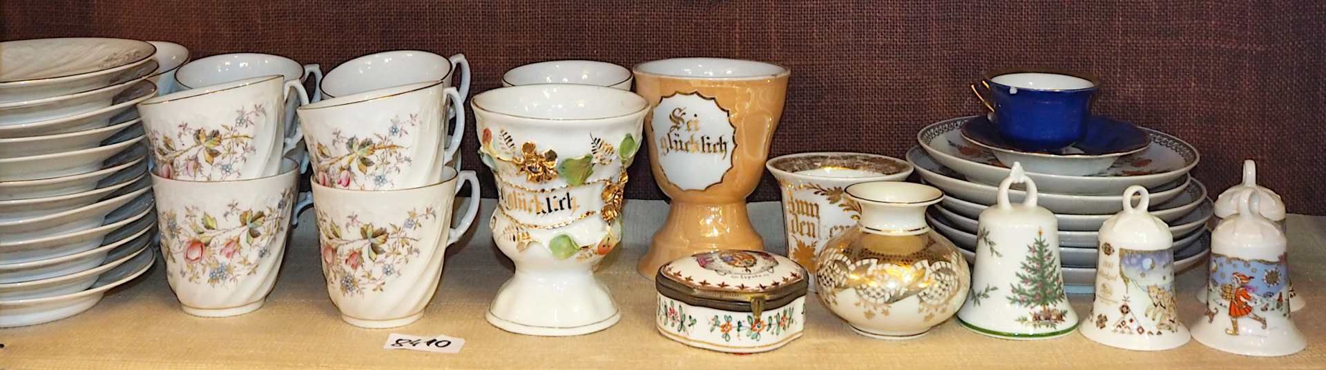 1 Konv. Porzellan verschiedener Marken, z.T. Anfang 20. Jh.: 1 Kaffeeservice für ca. - Image 4 of 5