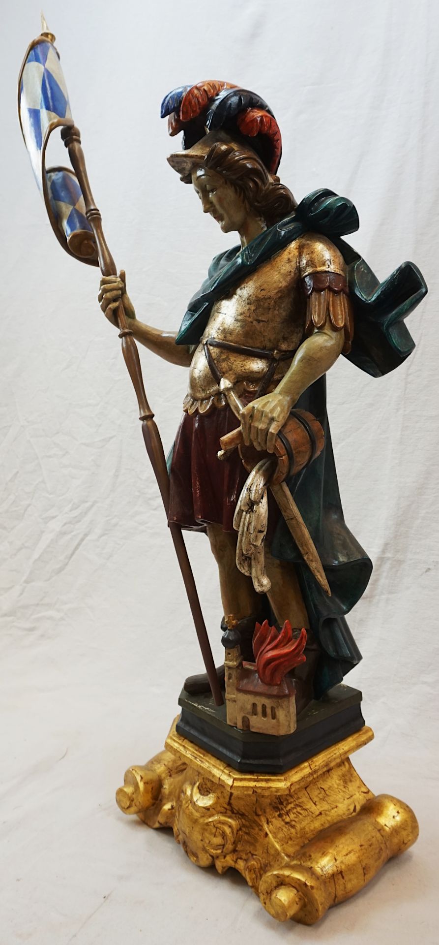 1 Holzfigur bemalt "Heiliger Florian" 20. Jh. Figur mit ansteckbarer Lanze mit bayeris - Bild 2 aus 4