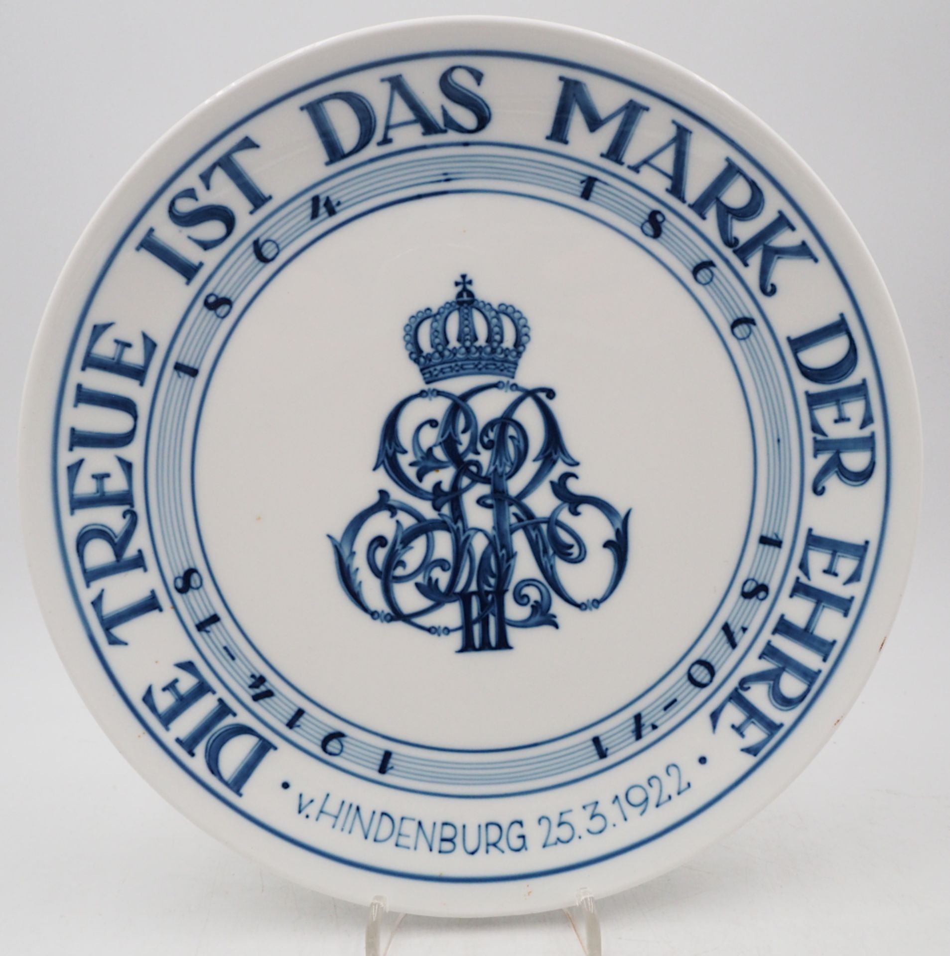 1 Wandteller Porzellan MEISSEN wohl Pfeifferzeit weißer Grund, auf Spiegel Monogramm