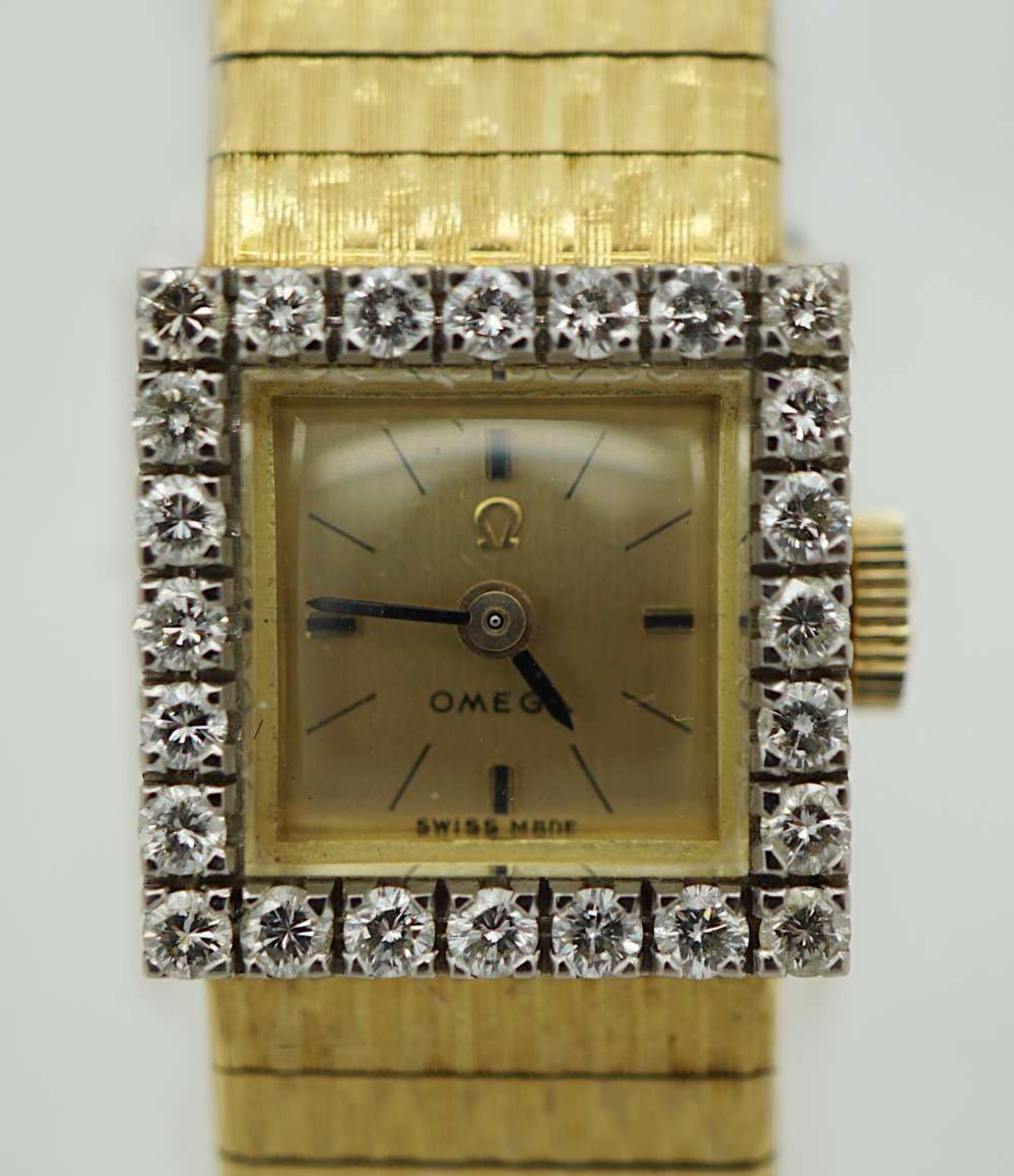 1 Damenarmbanduhr OMEGA GG/WG 18ct. Brillantkranz Handaufzug gut erhalten - Image 2 of 2