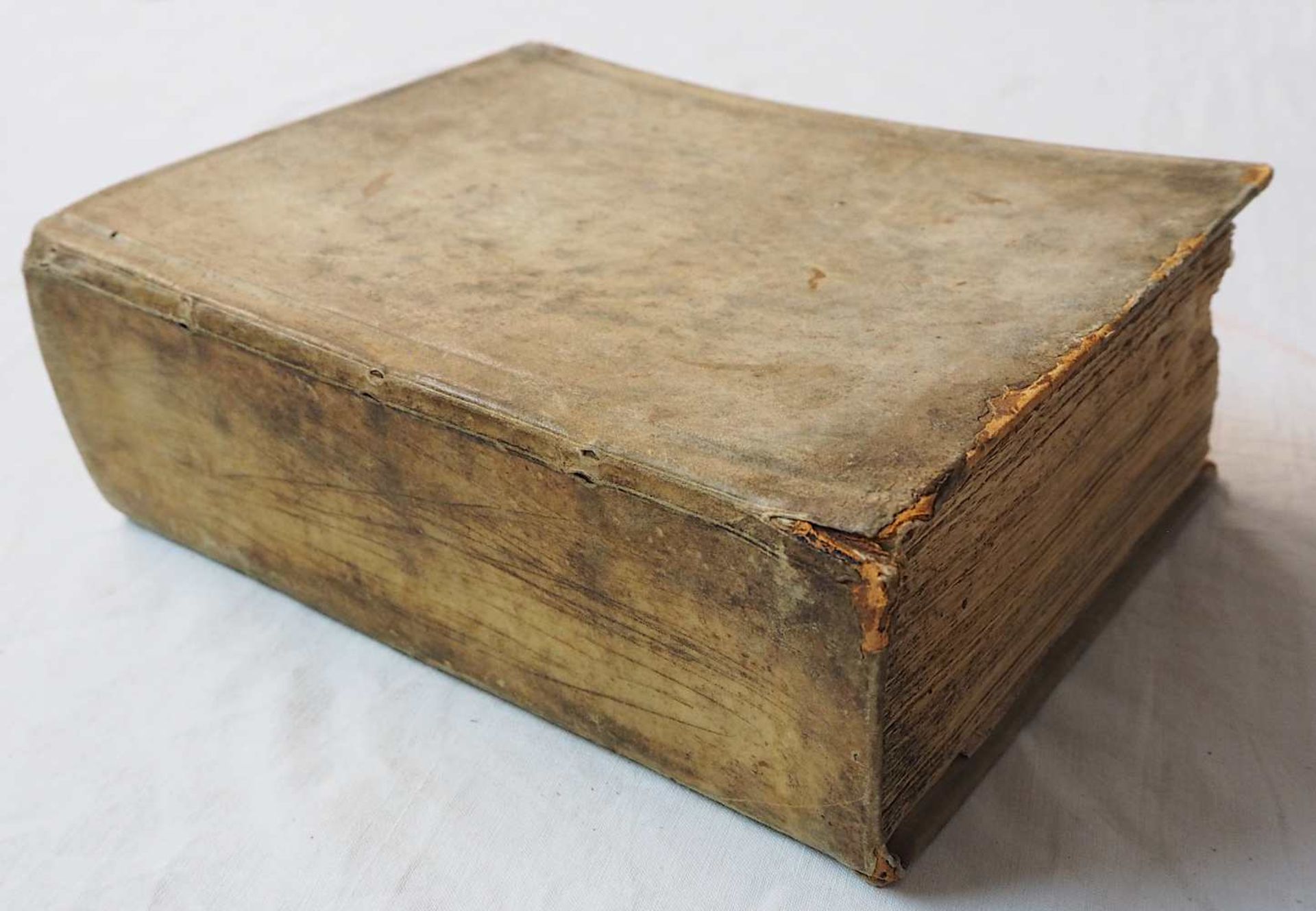 1 medizinisch-chirurgisches Lehrbuch, innen handschriftlich datiert 1750: (wohl) "Chi