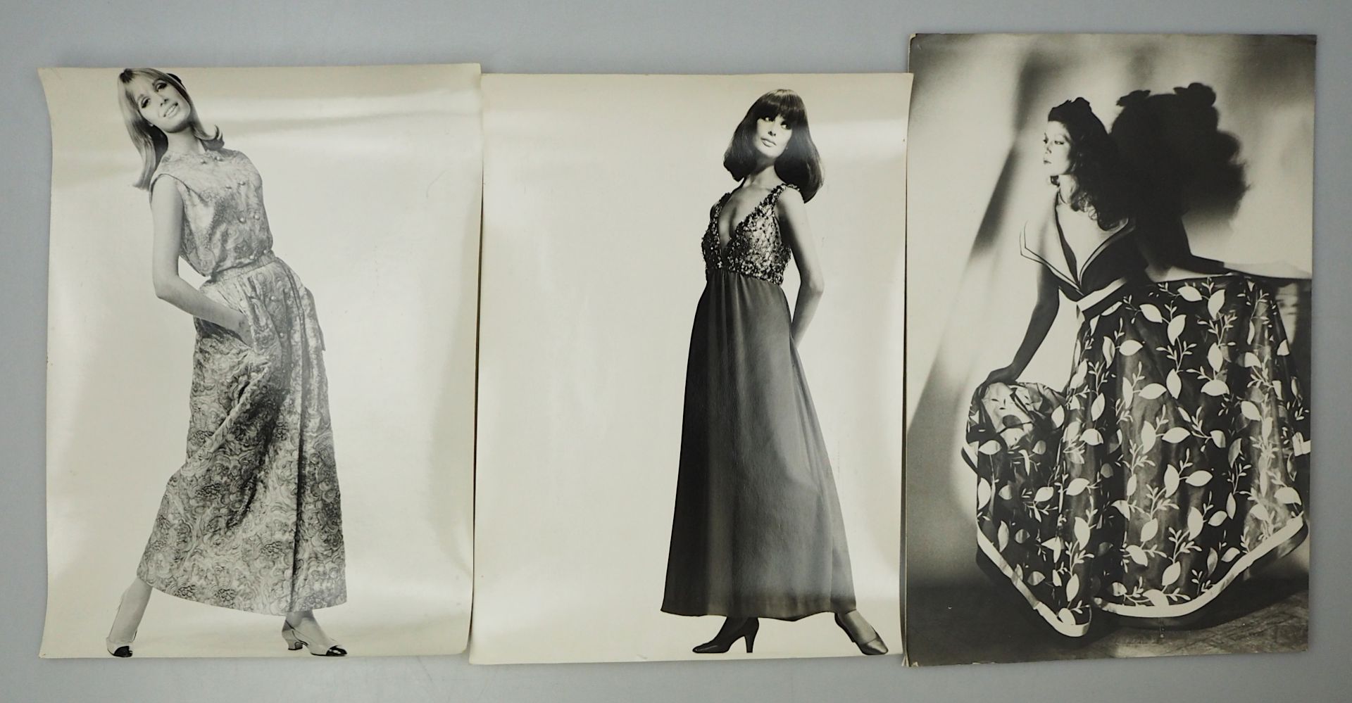 1 Serie Modefotographien der Designerin Toni SCHIESSER (wohl 1906-1994)