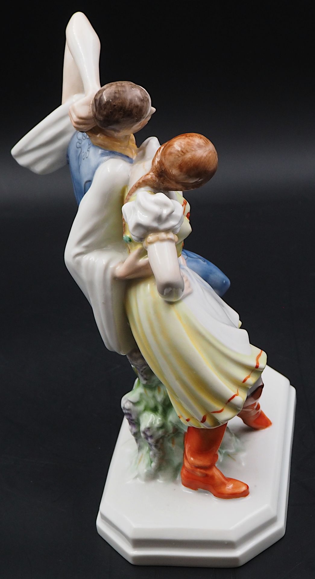 1 Porzellanfigur HEREND "Tanzendes Paar in ungarischer Tracht" auf Sockel signiert LUX Elek - Image 5 of 6