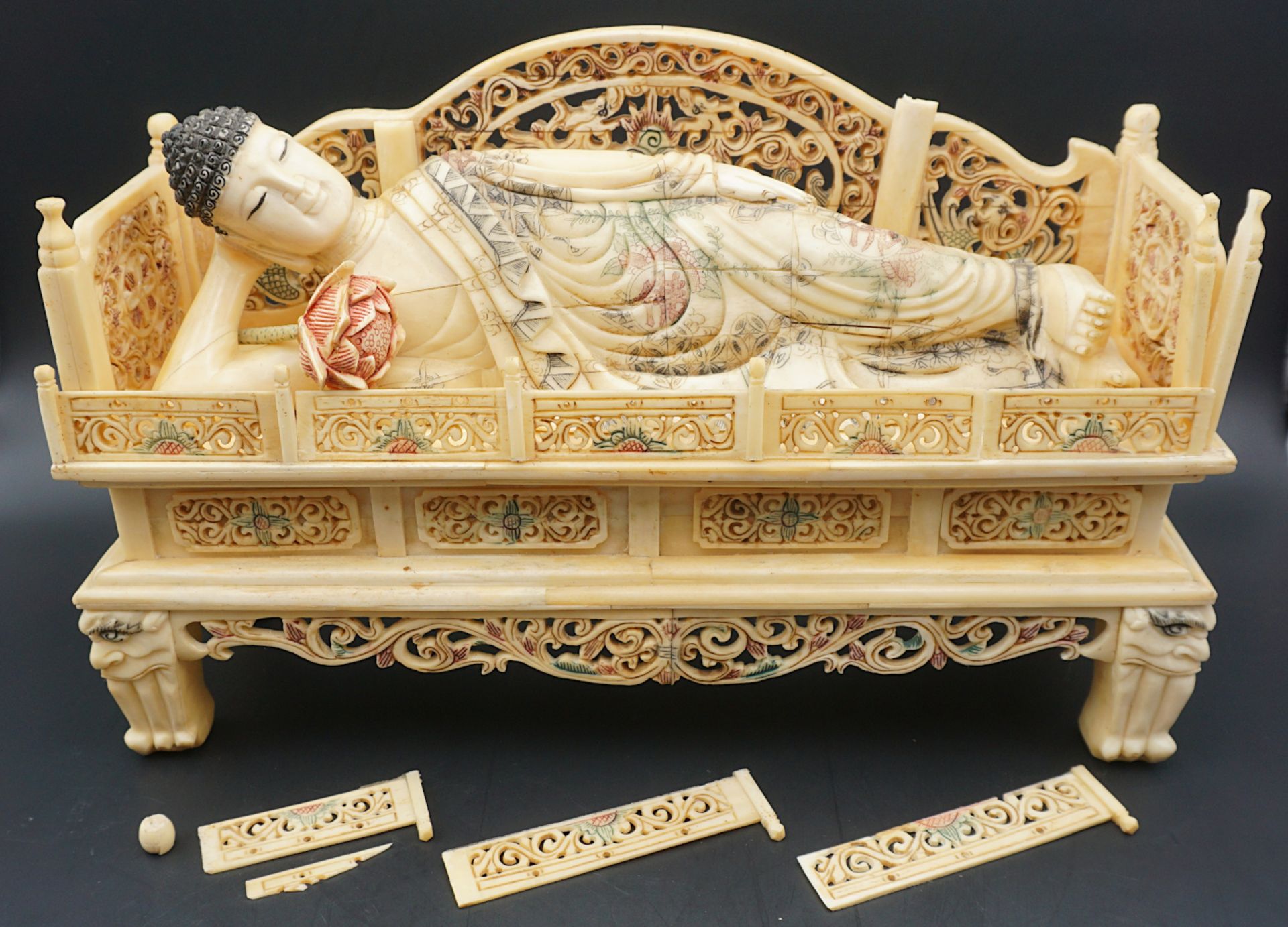 1 Figur wohl Bein bemalt "Liegender Buddha"