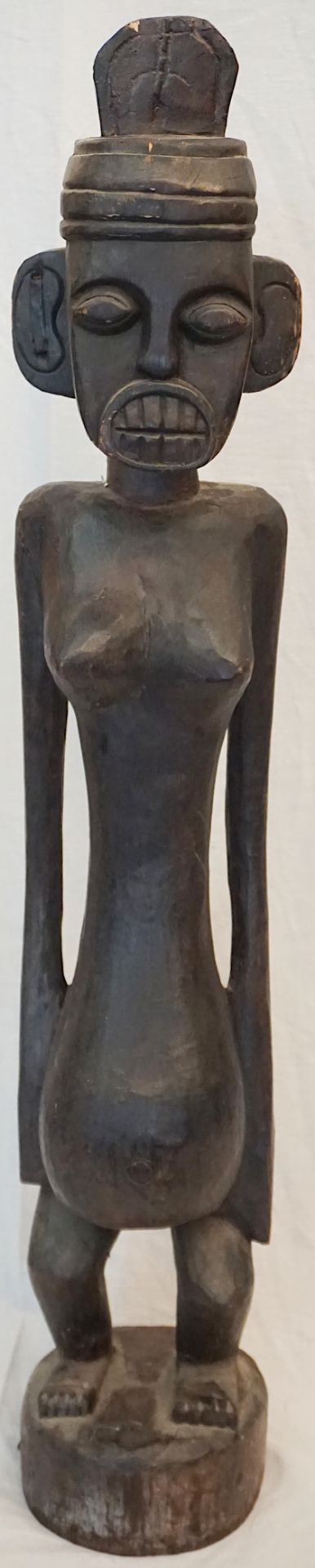 1 Holzfigur Afrika 20. Jh. „Darstellung einer Frau“