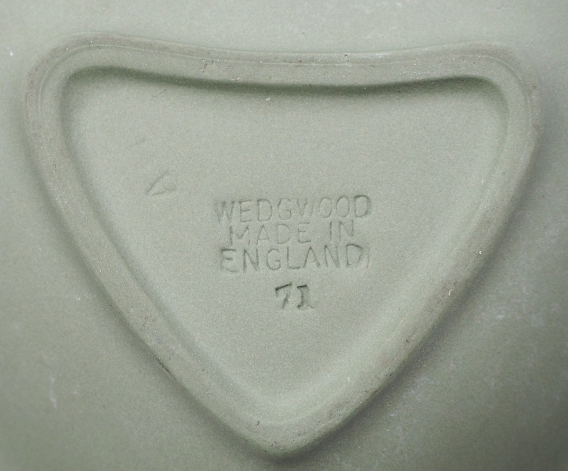 1 Set Schälchen WEDGWOOD, England Jasperware mattgrün mit weißem klassizistischem Reliefdekor - Image 2 of 2