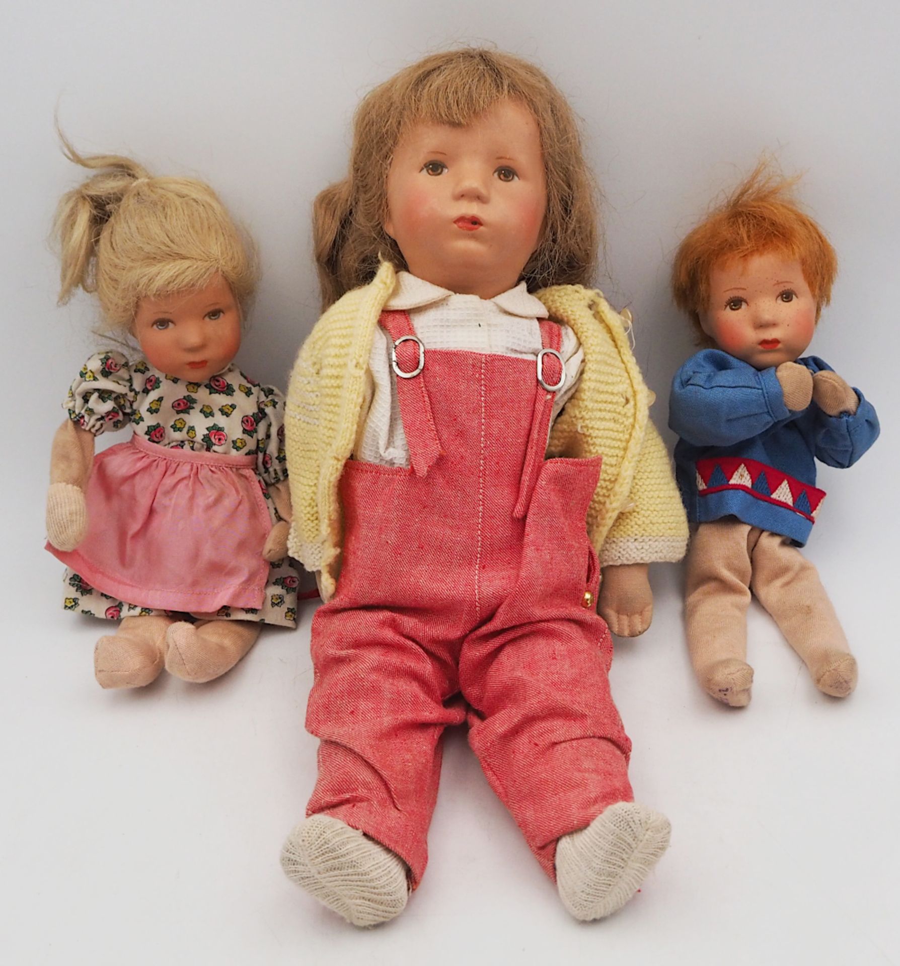 3 Puppen: 2x KÄTHE KRUSE, Stoffpuppen "Bub und Mädl", handgeknüpft