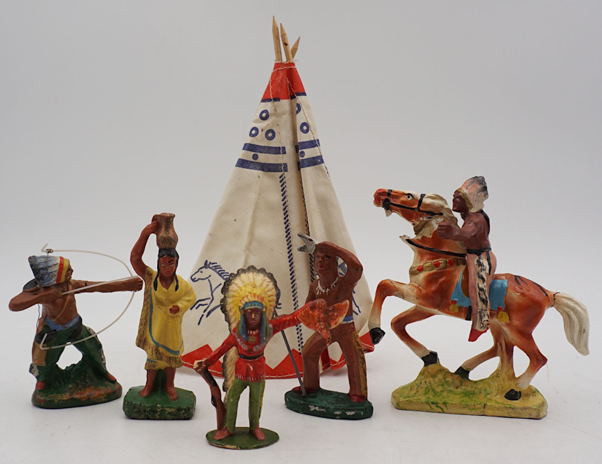 1 Konv. Massefiguren, Cowboys und Indianer (ca. 60 Stück):