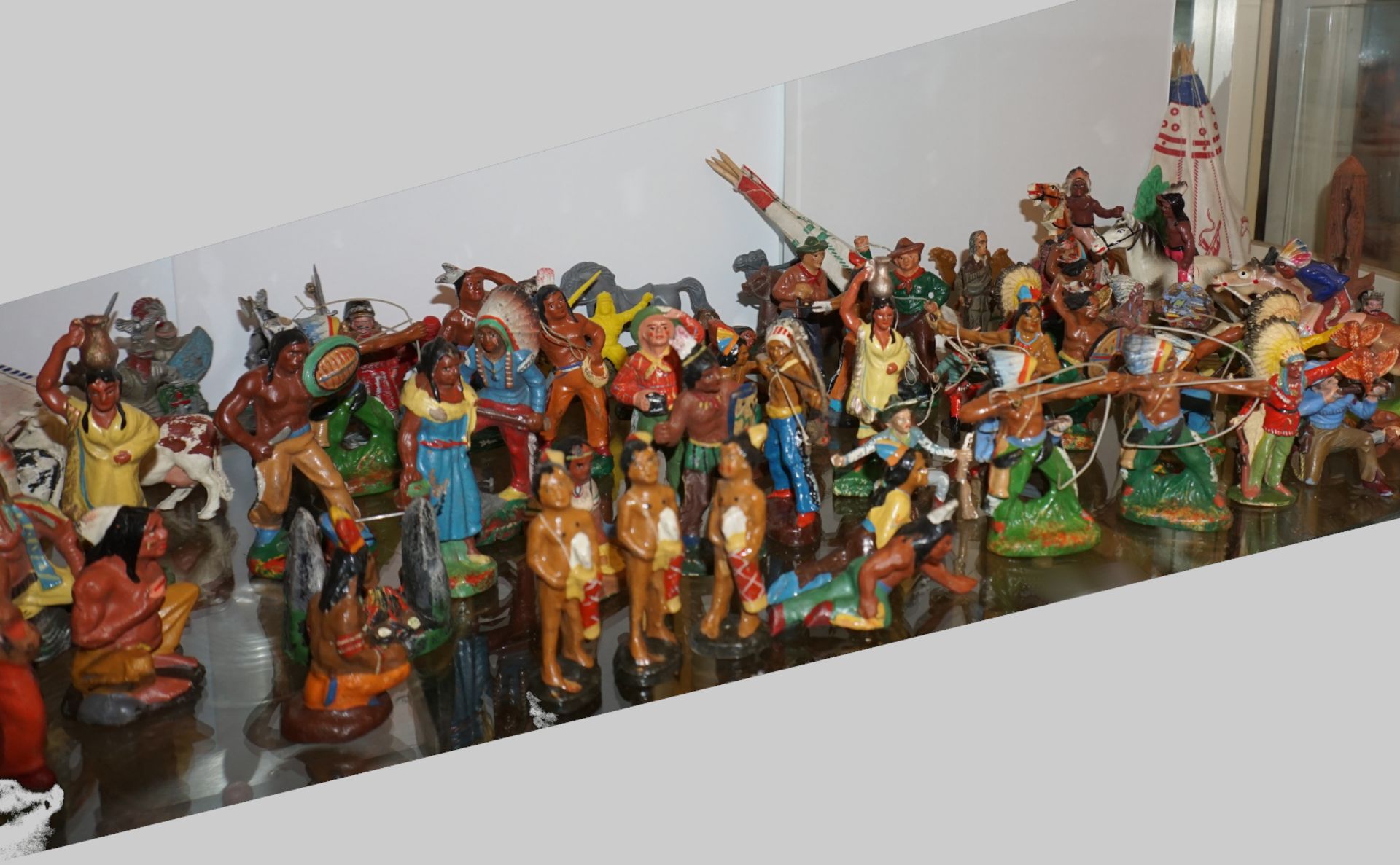 1 Konv. Massefiguren, Cowboys und Indianer (ca. 60 Stück): - Image 4 of 4
