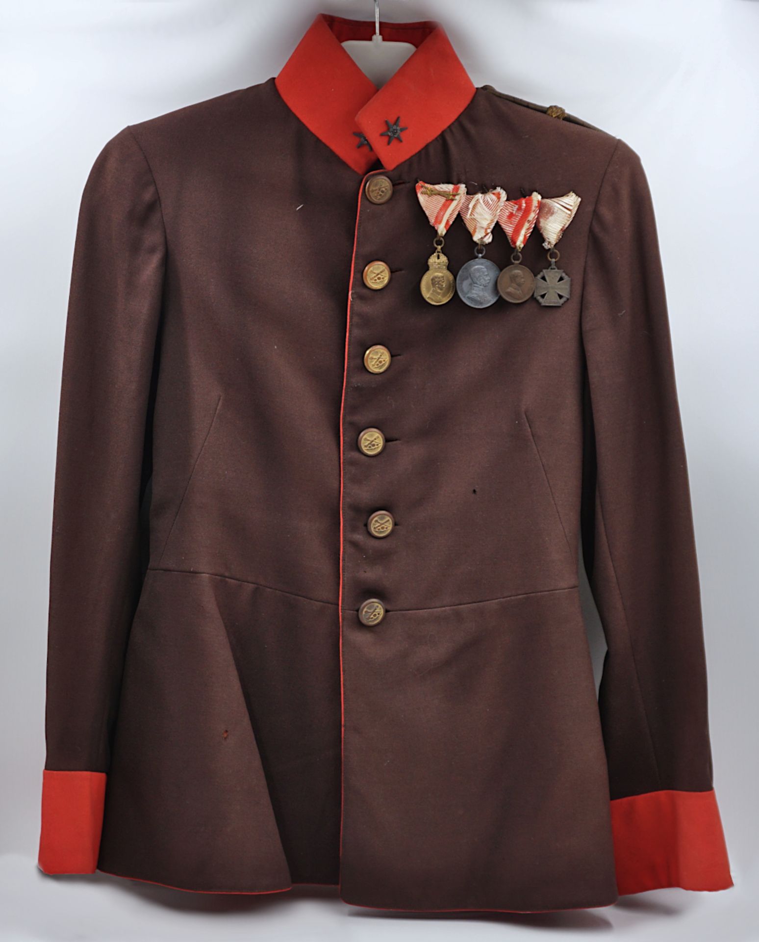 1 Konv. Orden/Abzeichen mit dem Schwerpunkt Österreich vor allem 1. WK, z.T. an Uniformjacke - Bild 2 aus 3