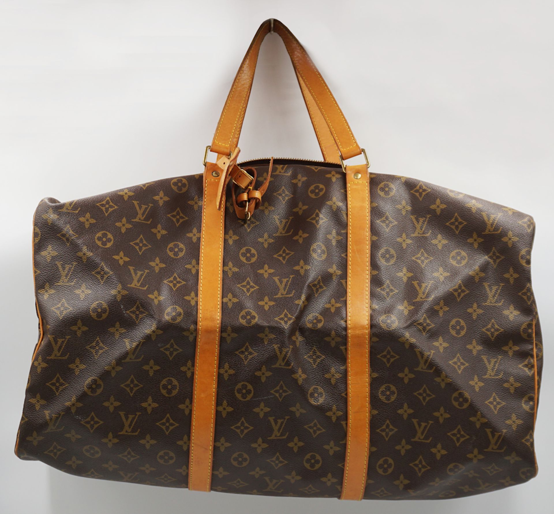 1 Reisetasche lt. EL Geschenk wohl in den 1990er Jahren Ihrer Chefin lt. Angabe LOUIS VUITTON "Monog