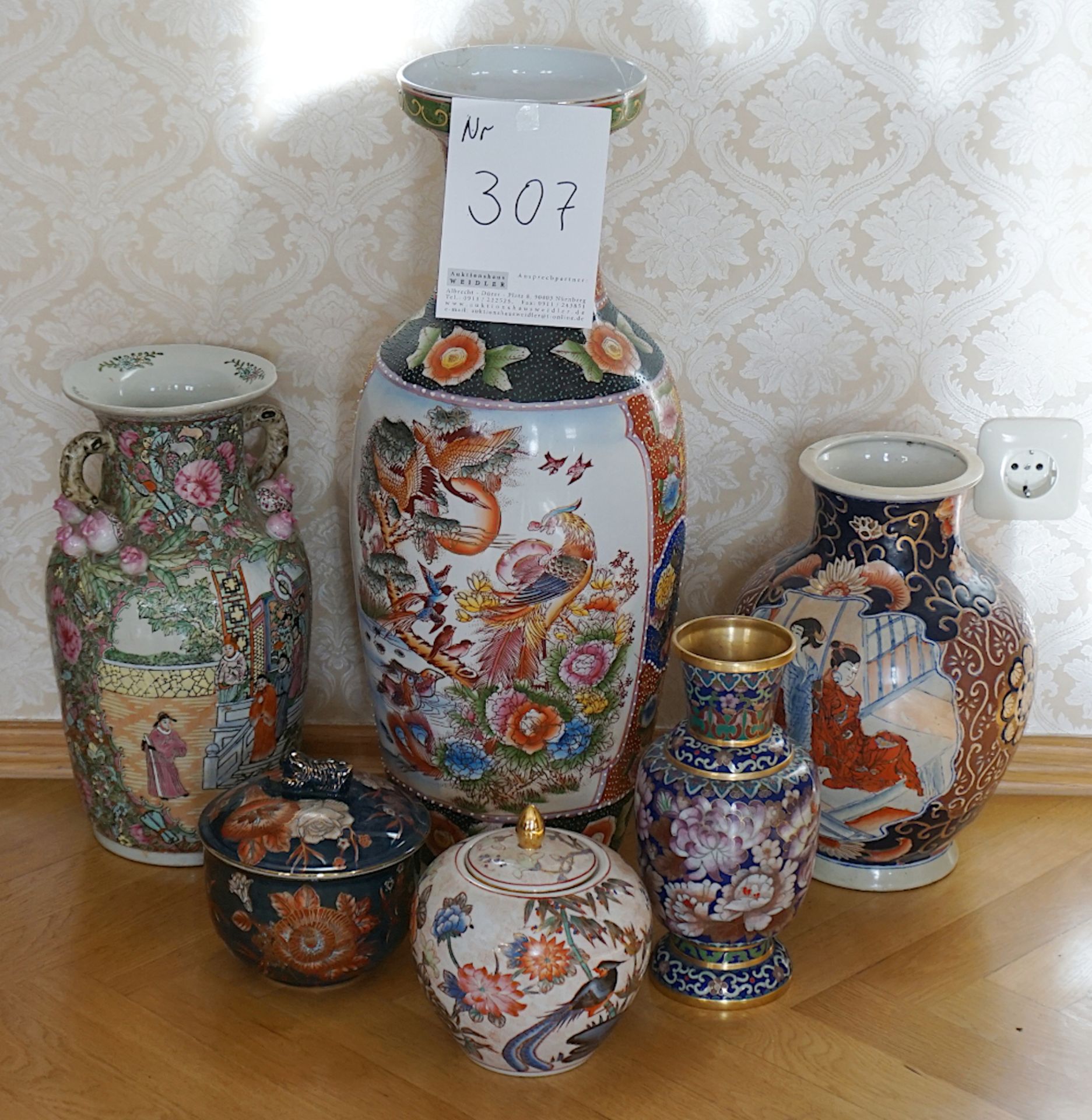 6 Teile Porzellan aus China Cloisonné, 19./20. Jh, z.T. min besch., z.T. gekl., je Asp.