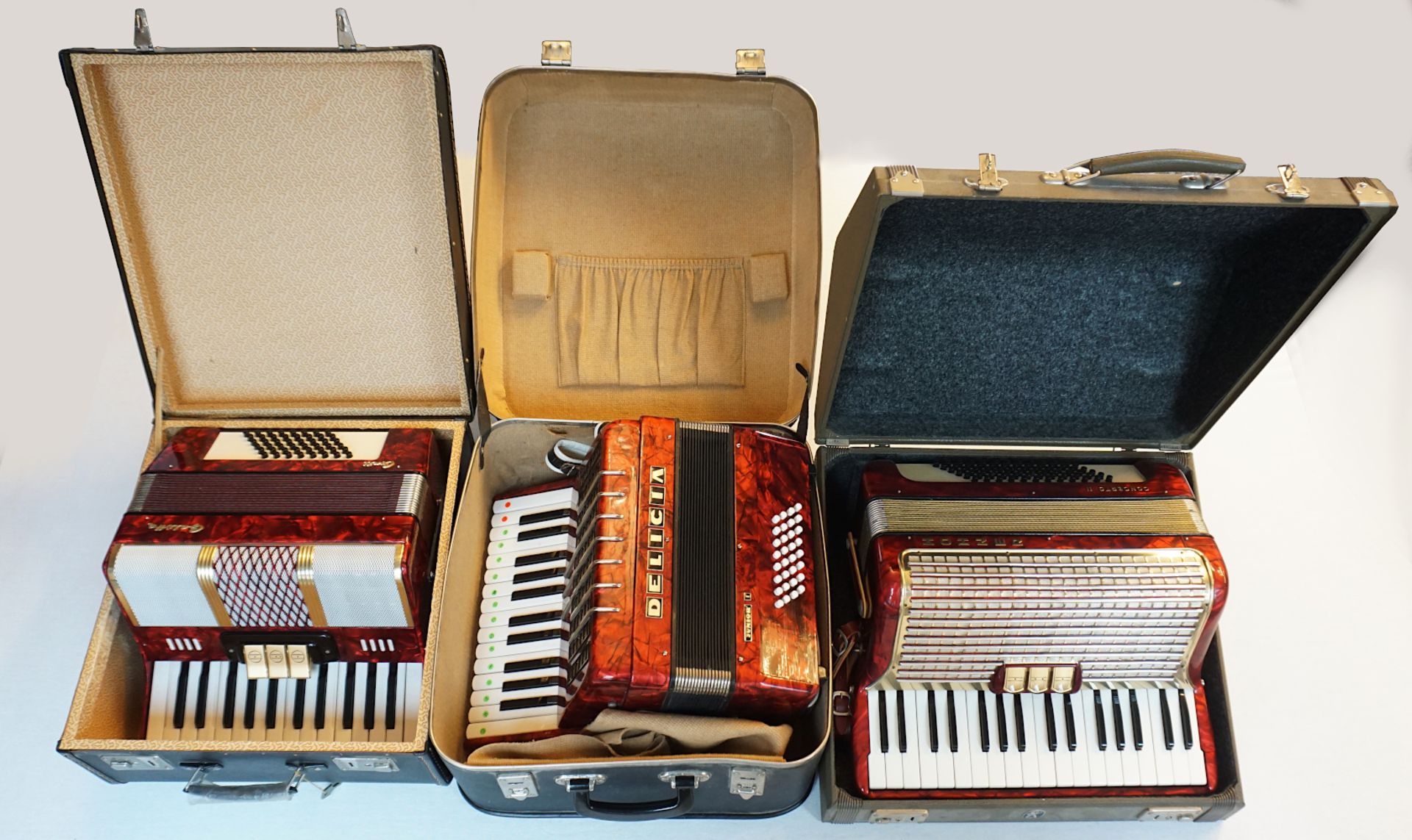 3 Akkordeons HOHNER/GALOTTA