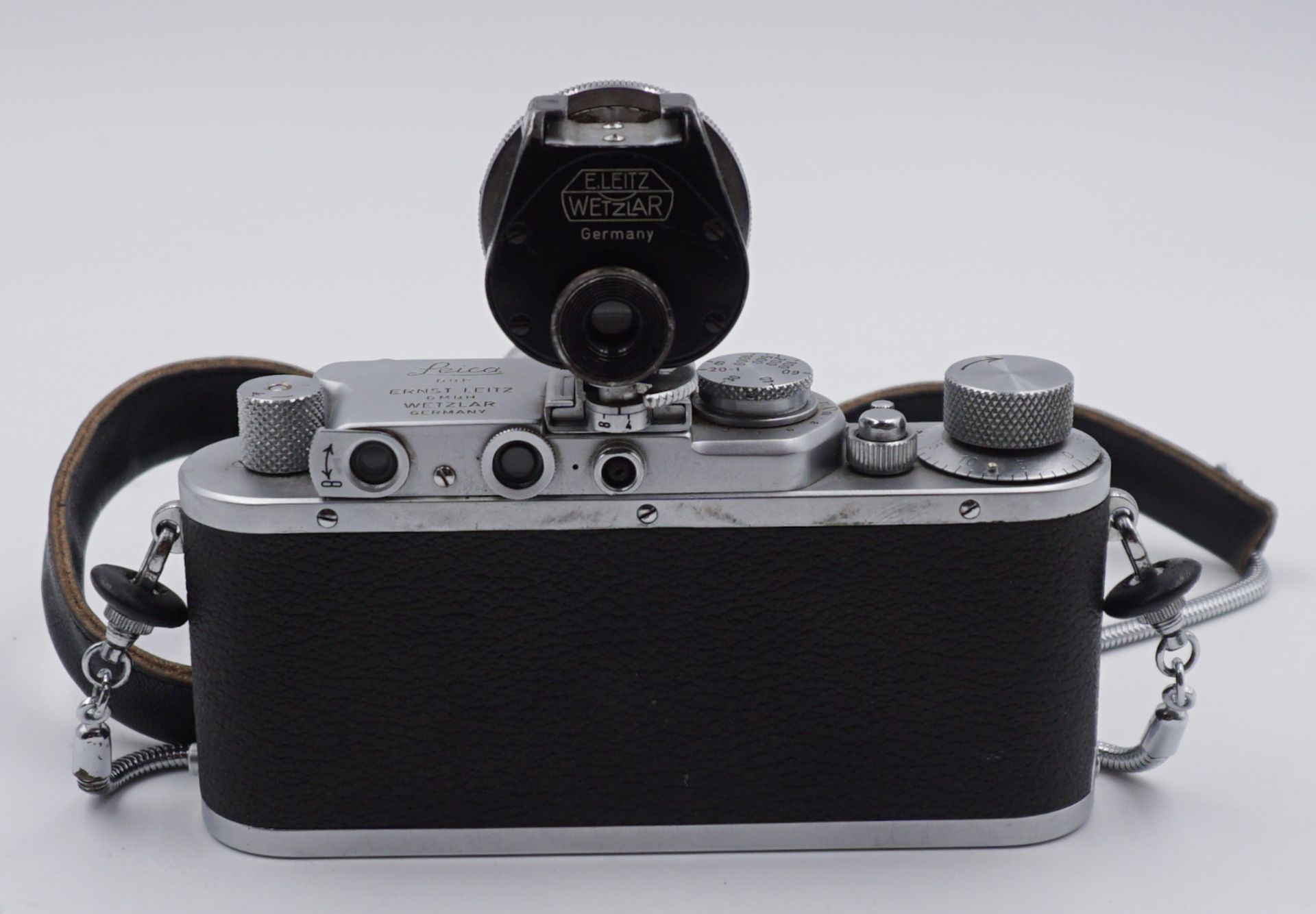 1 Fotoapparat LEICA "IIIa" wohl um 1938, num. "295977"/bez. "Ernst LEITZ GmbH, Wetzlar" - Bild 2 aus 4