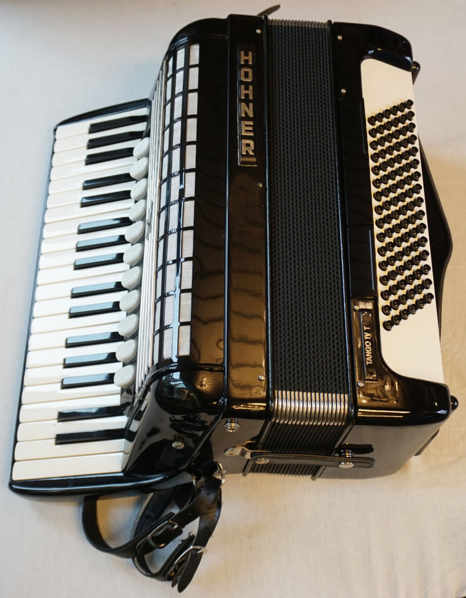 1 Akkordeon HOHNER "Tango 1V T", im Kasten ca. 27x47x53cm, Asp. - Bild 3 aus 3