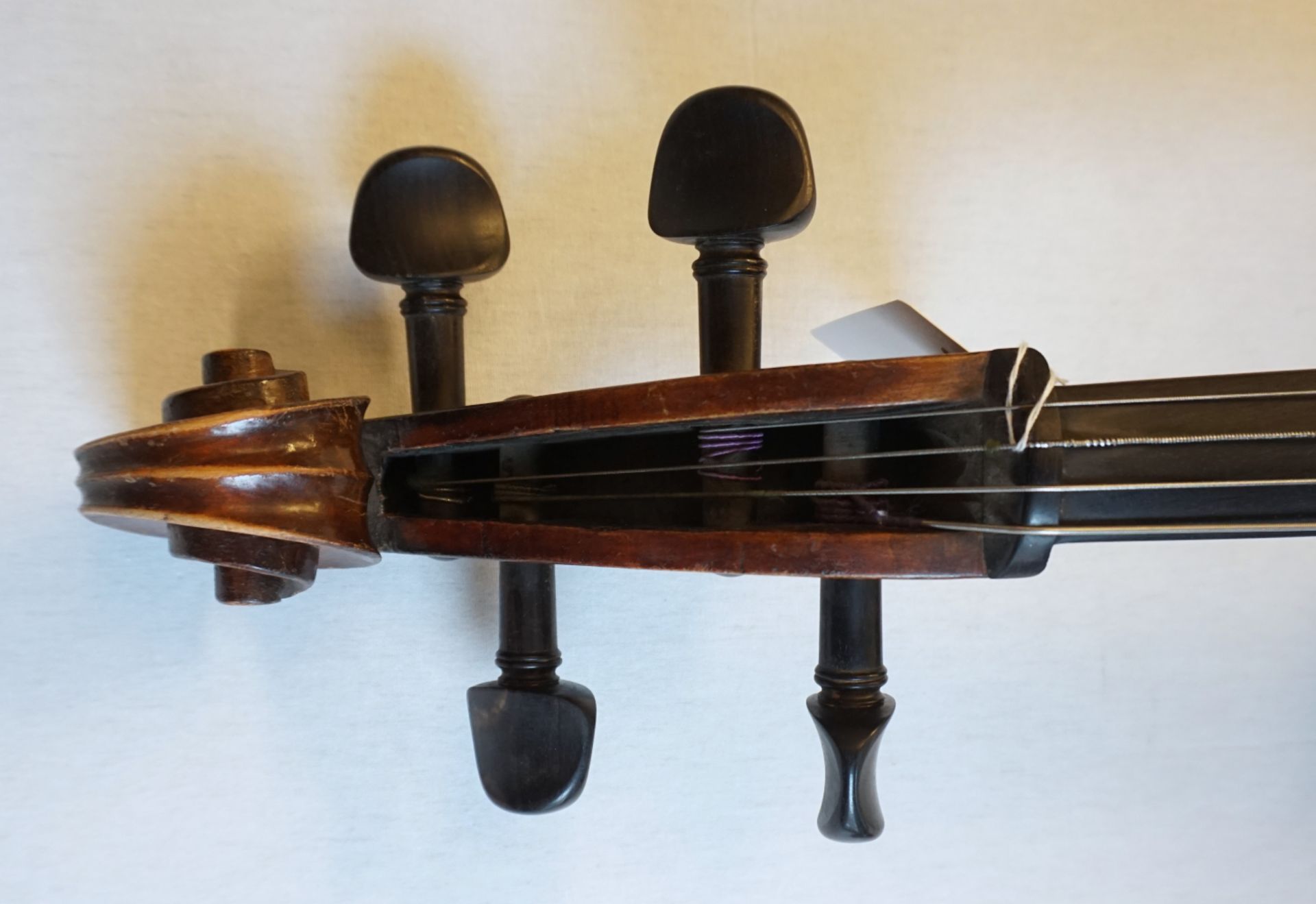 1 Cello ca. L 130cm, mit Bogen starke Asp./ber. - Bild 3 aus 4