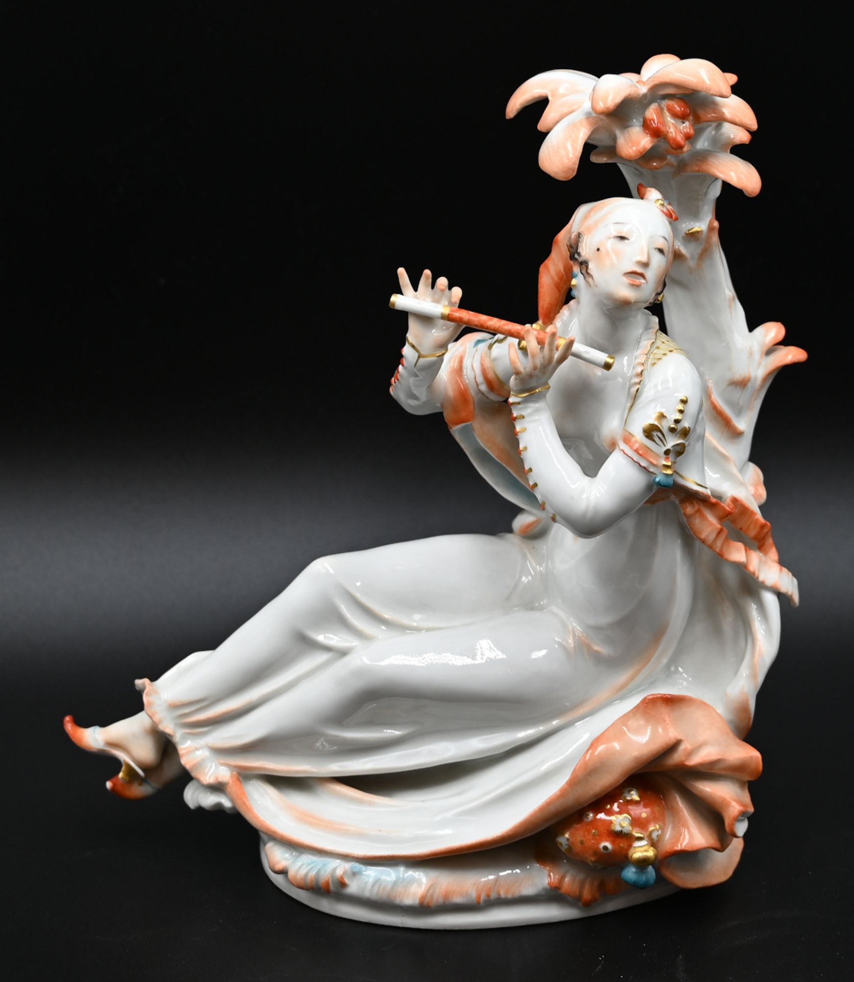 1 Figur Porzellan MEISSEN Schwertermarke (1945-46), 3x gestr. "Orientalin mit Flöte", Entwurf Paul S