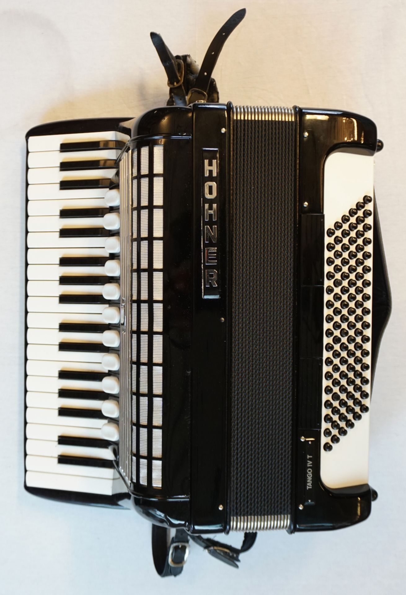 1 Akkordeon HOHNER "Tango 1V T", im Kasten ca. 27x47x53cm, Asp. - Bild 2 aus 3