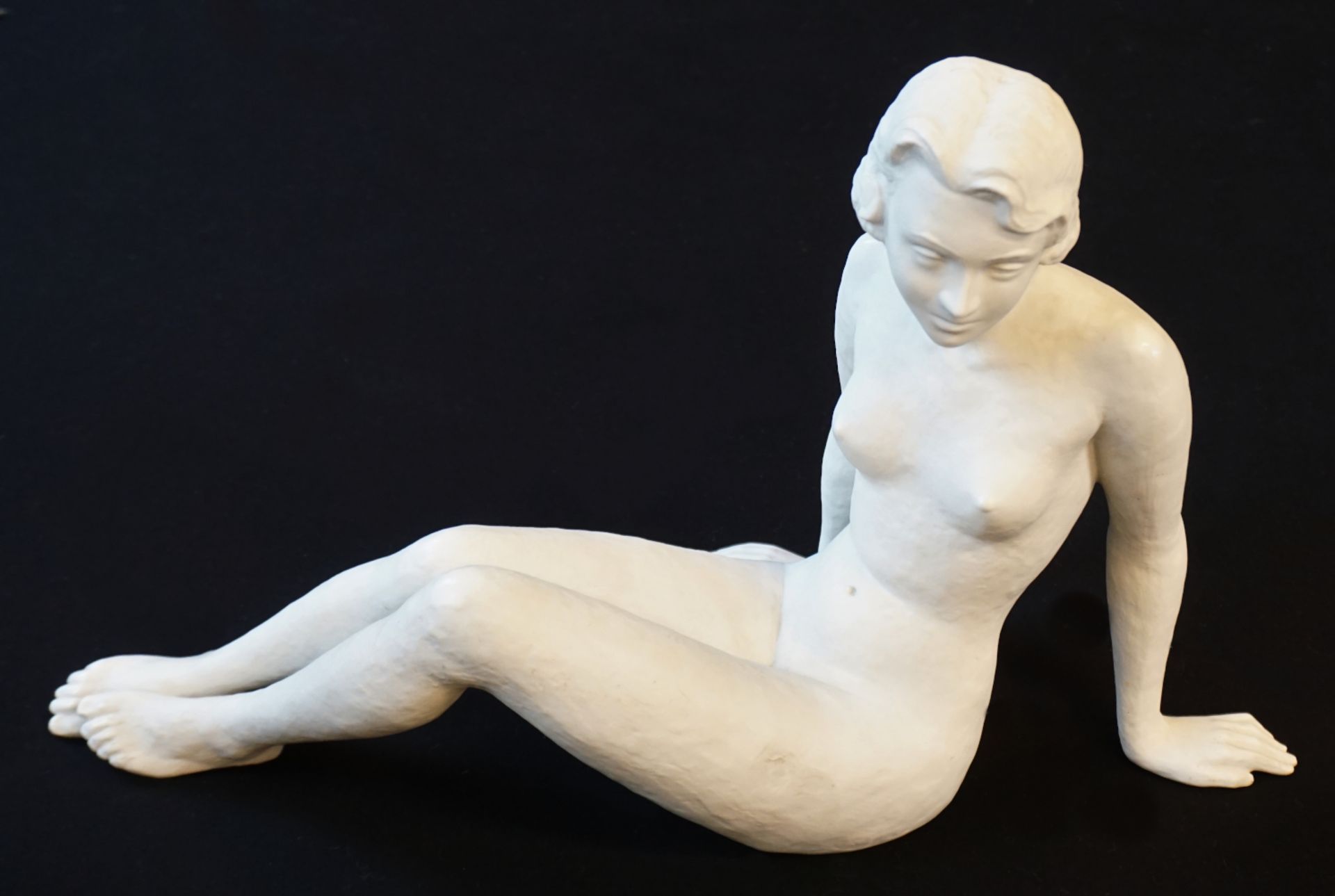 1 Bisquitporzellanfigur ROSENTHAL bez. Otto KOCH "Sitzender Mädchenakt"