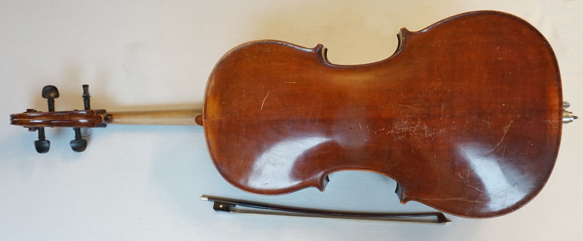 1 Cello ca. L 130cm, mit Bogen starke Asp./ber. - Bild 2 aus 4