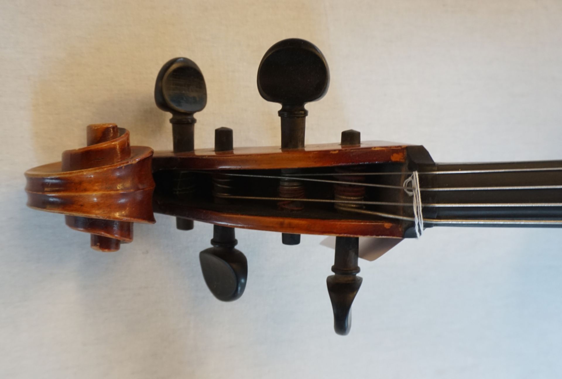 1 Cello wohl für Kinder, ca. H 115cm, Asp. - Bild 3 aus 5