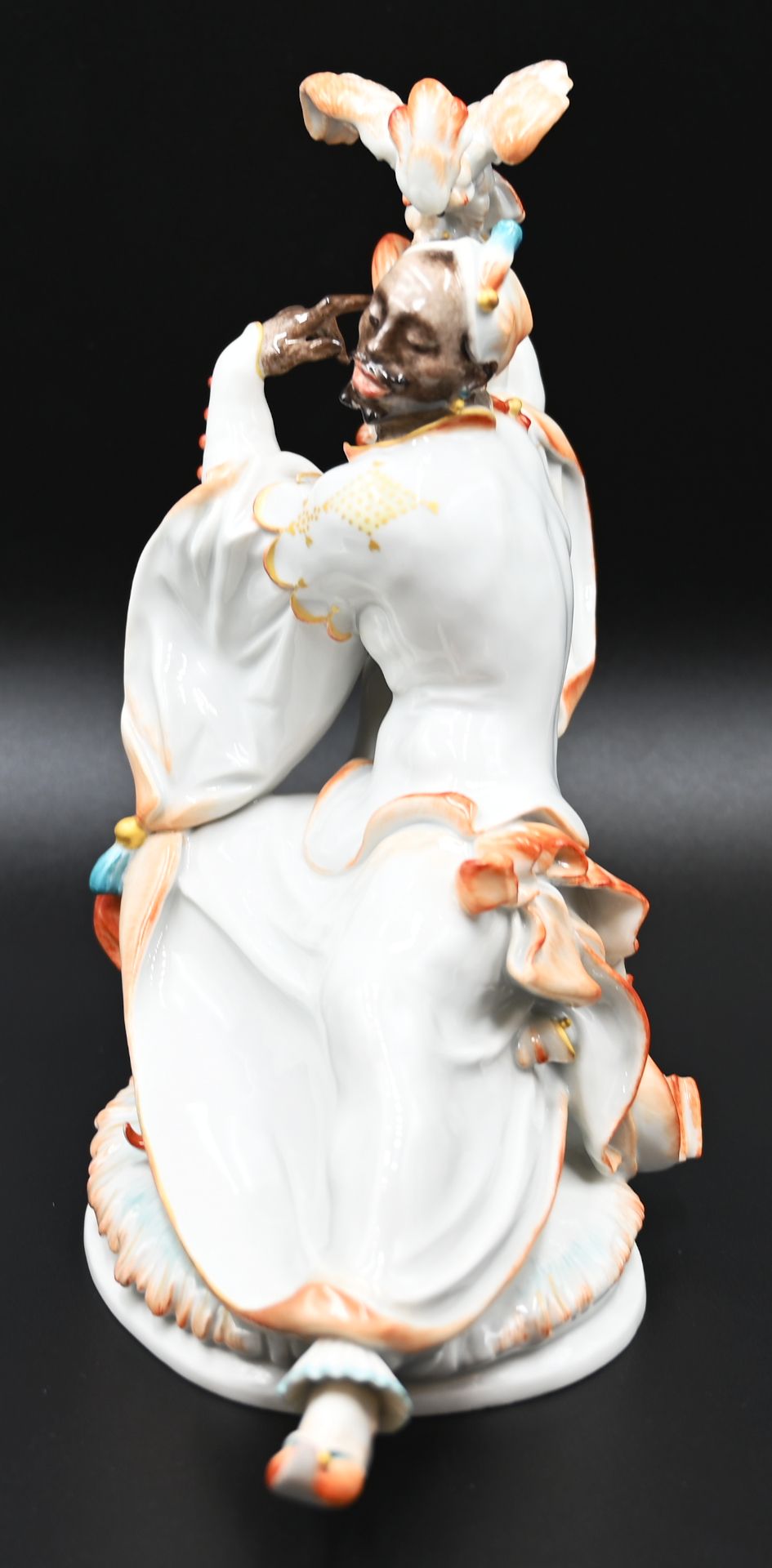 1 Figur Porzellan MEISSEN Schwertermarke 3 Schleifstriche, "Mohr mit Kakadu", Entwurf Paul SCHEURICH - Image 2 of 6