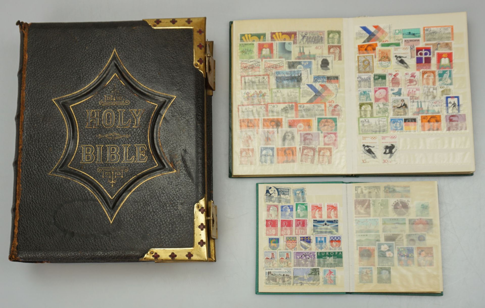 1 Konv. Briefmarken in ca. 7 Alben: England, BRD, Alle Welt u.a. 3x "Royal Wedding"