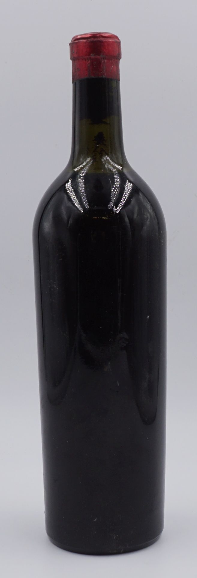 1 Flasche Rotwein auf Verschluss bez. "Chateau-Palmer Margaux" wohl 1928, Etikett stark besch., Asp. - Bild 2 aus 3