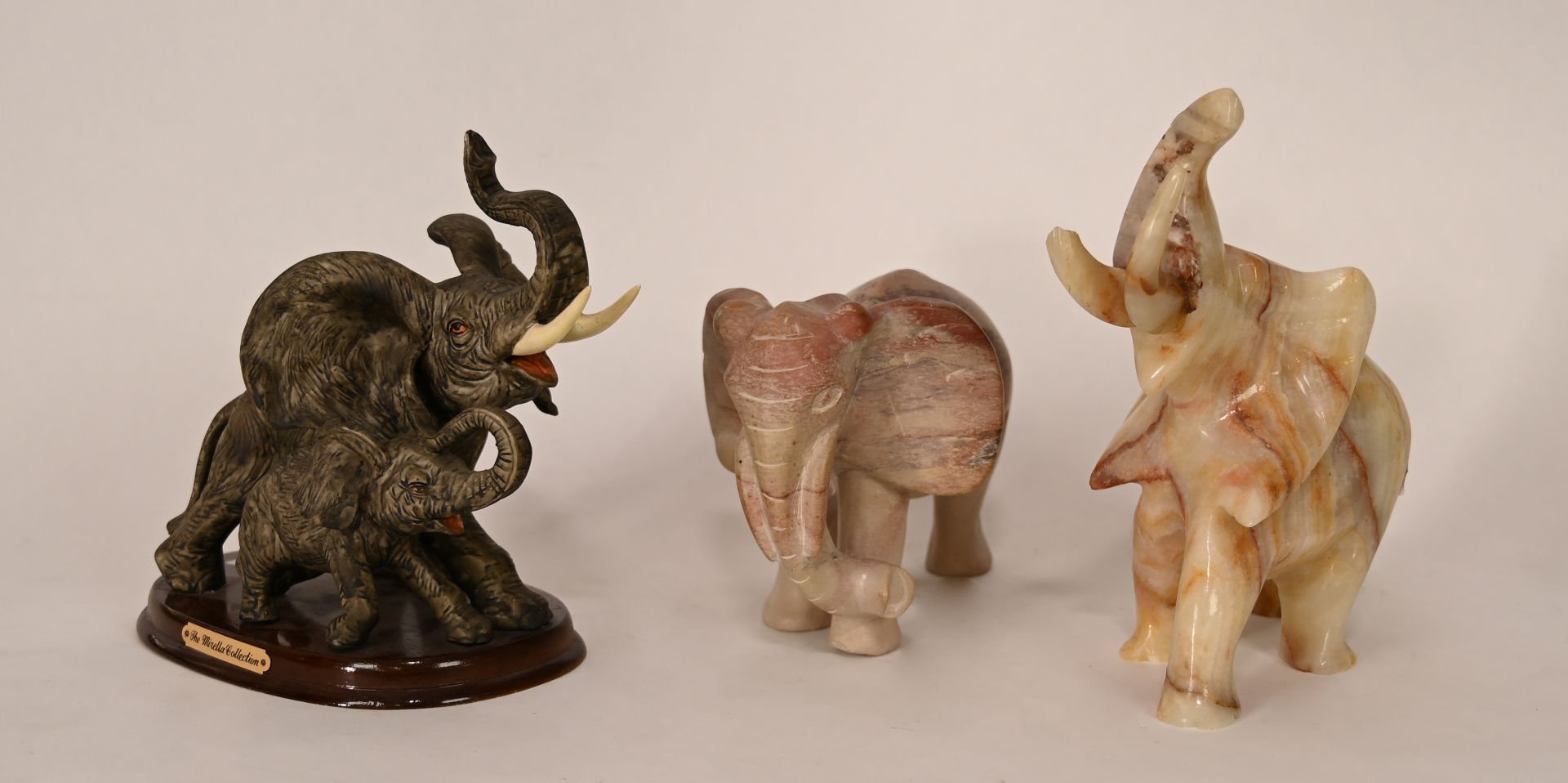 Drei Skulpturen, 'Elefanten'
