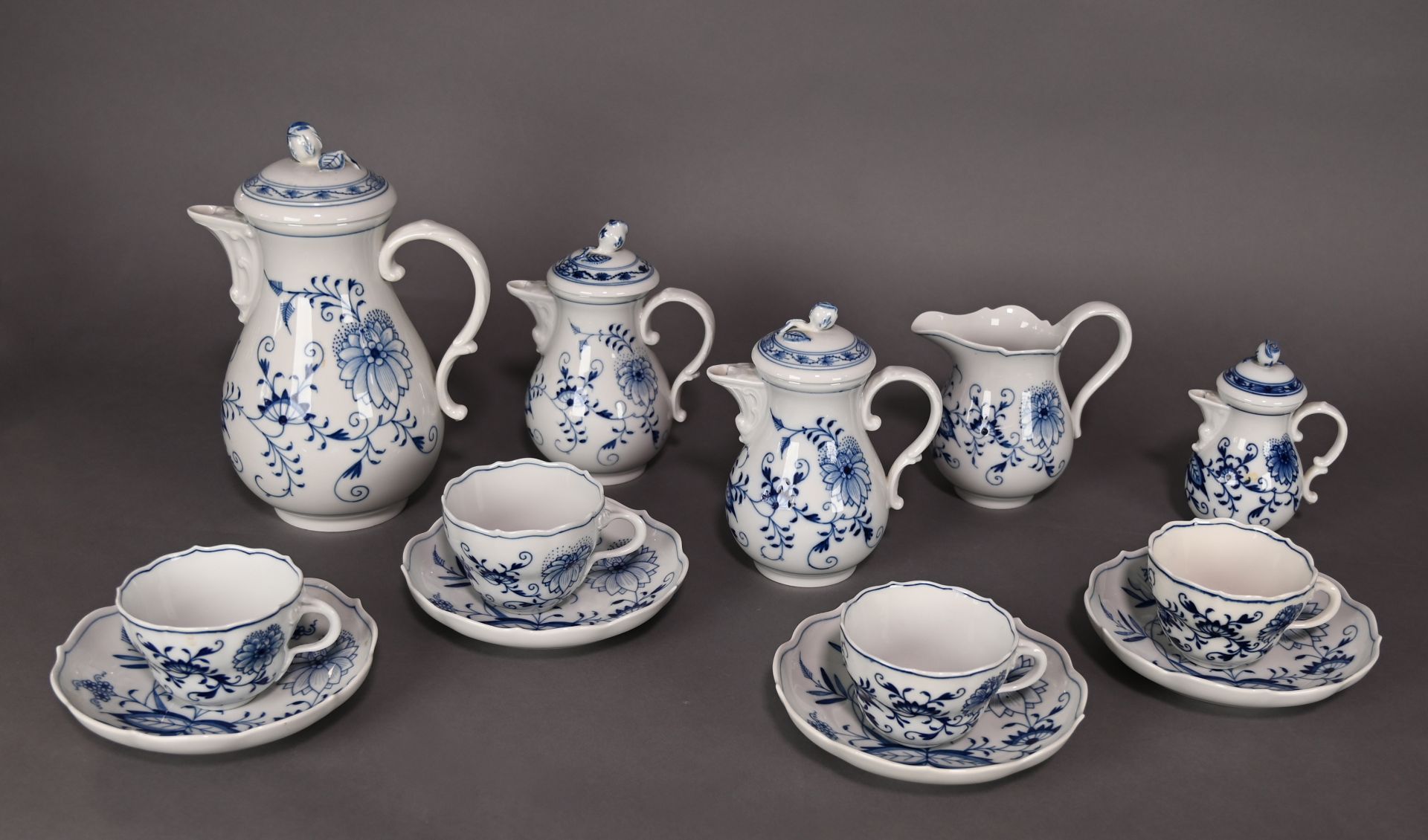 Meissen, teils um 1900, Zwiebelmuster, wie: