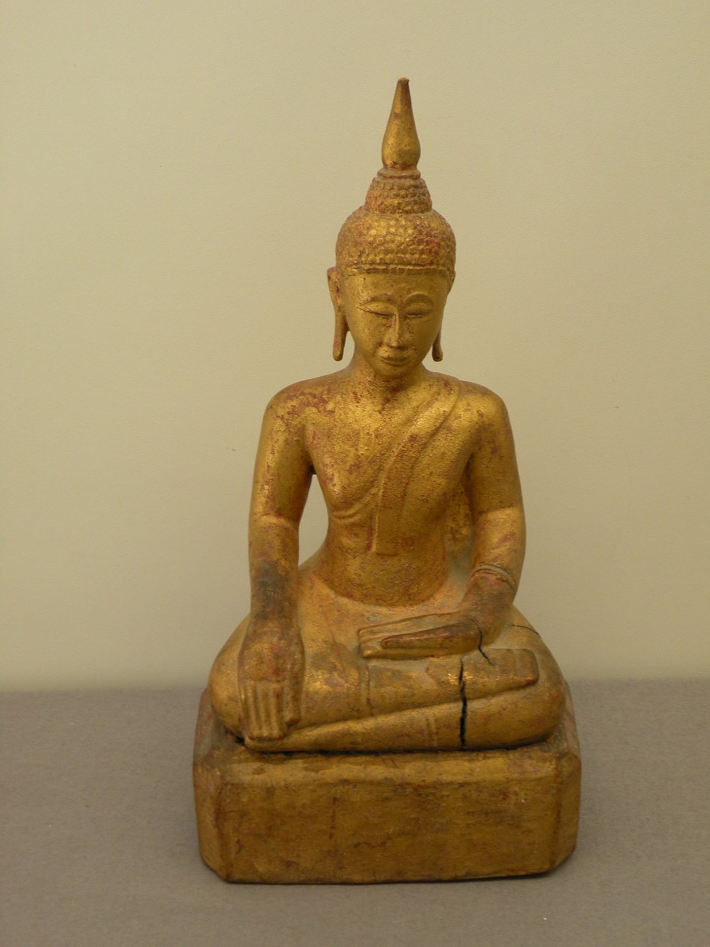 Buddha Holz geschnitzt