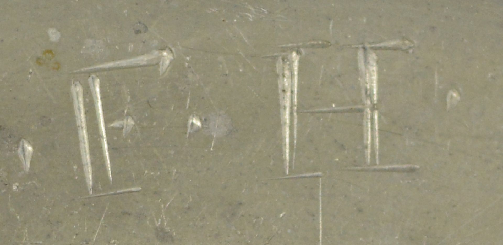 Zinnteller, antik, gepunzt mit Marke als Wappenschild und weiterer Marke auf dem Boden, Initialen " - Image 2 of 4