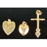 Schmuck-Lot, 3 Anhänger, zwei Herzen 333/8K Gelbgold (getestet) und ein Kreuz 585/14K Gelbgold, 3,