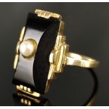 Ring mit Microperle auf Onyxplatte, 585/14K Gelbgold, Art Déco um 1930, 3,3g, Größe 54Ring with
