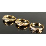 Ring-Lot, 3 Teile, zwei identisch mit kleinen Saphiren und Brillanten Größe 56, einer mit kleinem