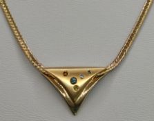 Kette, flach, mittig Dreieckselement mit kleinen Schmucksteinen, 585/14K Gelbgold, 8g, Länge