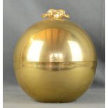 Eiskühler Turnwald Freddotherm goldene Kugel mit Kordelknotenabschluss, innen Zange, Vintage, 1960/