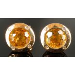 Paar Ohrstecker, runde Form, mittig Zitrine, darum kleine Brillanten, 585/14K Gelbgold, 3,2g,