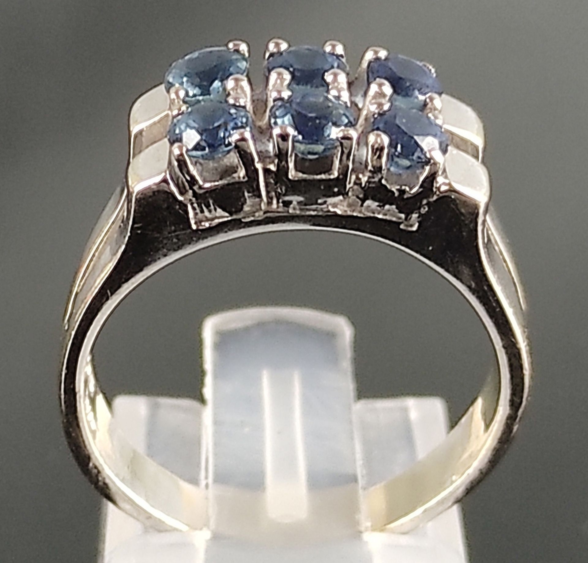 Saphirring, in zwei Reihen insgesamt 6 Saphire, 585/14K Weißgold, 5,6g, Größe 53Sapphire ring, in - Bild 4 aus 5