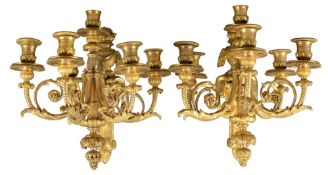 Paar Appliquen/Appliken, 6-flammig, ziselierte und feuervergoldete Bronze, Wandanbringung mit